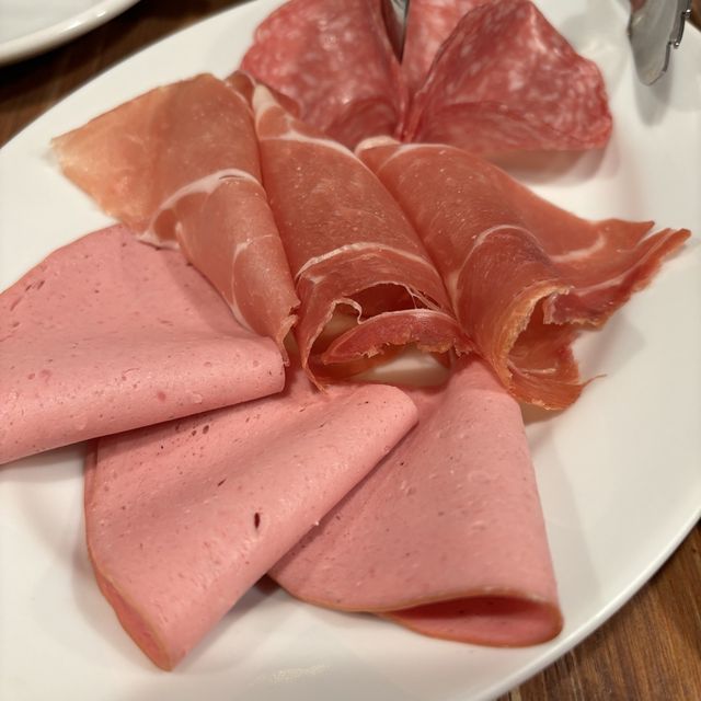 【食べ歩き】神奈川 川崎 Italian Kitchen VANSAN 溝の口店 見て食べて楽しいレストラン