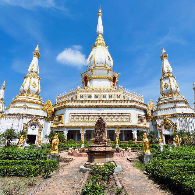 พระมหาเจดีย์ชัยมงคล