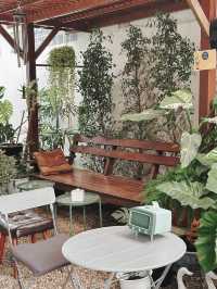 ☕️泰國華欣無意中闖入的庭園風咖啡店🤎