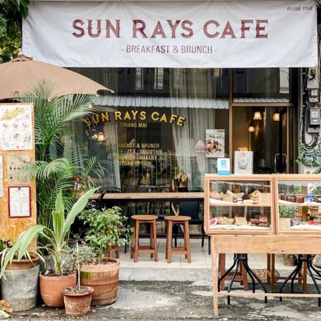 泰國清邁-超華麗的水果拼盤Brunch：Sun Rays Cafe