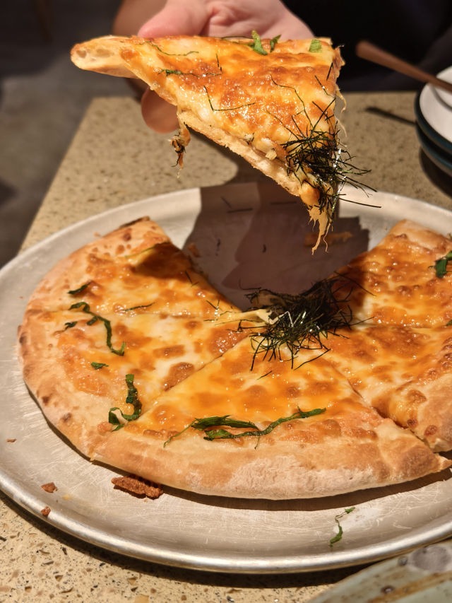 必點富咸香味的博多明太子pizza