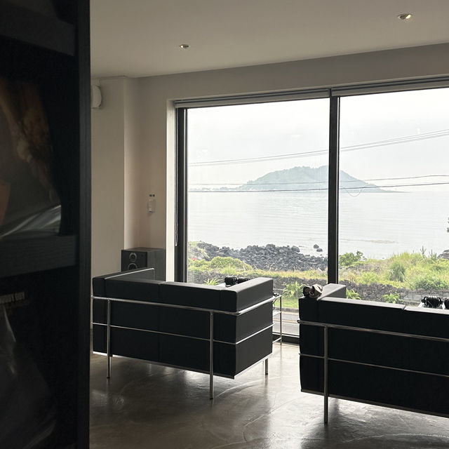 제주도 바다보면서 LP 들을 수 있는 감성카페