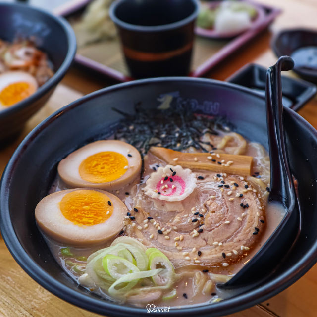 ร้านสตรีทฟู้ดราเมง ราคาหลักสิบ ร้านสตรีทฟู้ดราเมง ราคาหลักสิบ