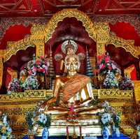 สักการะพระเจ้าสองสี ที่วัดมุงเมือง