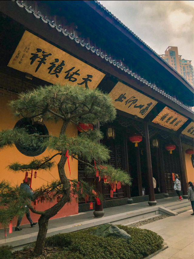 Peaceful Visit to Jade Buddha Temple in Shanghai 🇨🇳