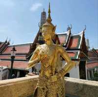 Step into History: The Grand Palace of Bangkok’s Charm and Beauty