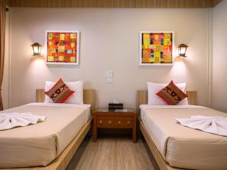Uthai River Lake Resort