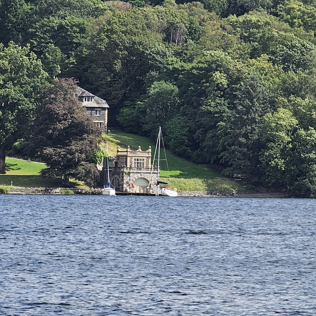 Escape to the tranquil beauty of the #LakeDistrict Explore scenic trails
