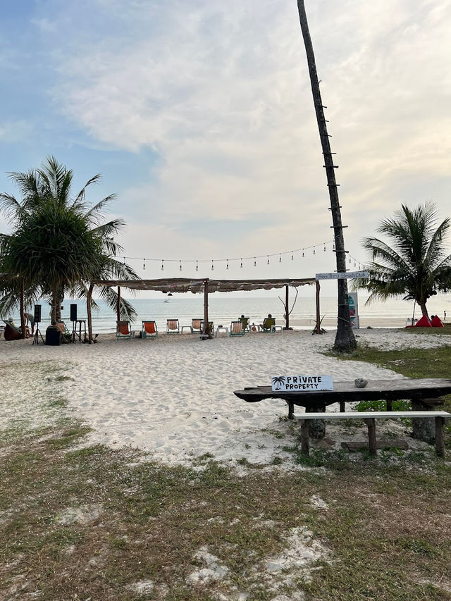  📍🏝Sea Thru Beach Club