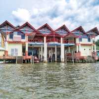 🇧🇳 Kampung Ayer: The Floating Jewel of Brunei