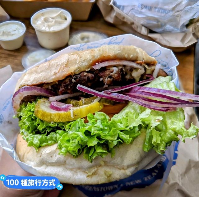 紐西蘭皇后鎮-被CNN評比為地表最強漢堡：Fergburger