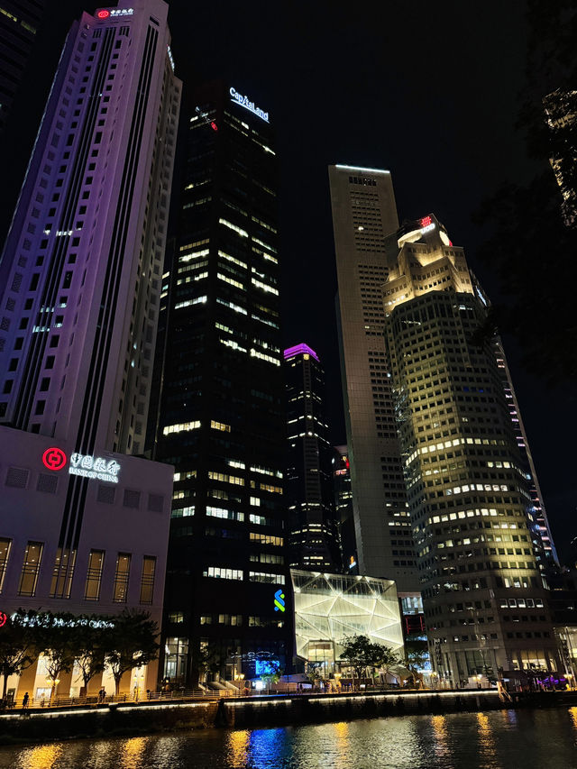 🇸🇬 Singapore’s Cityscape: A Dazzling Nighttime Spectacle