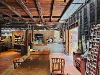 Vanich House คาเฟ่วินเทจสุดชิคย่านตลาดน้อย