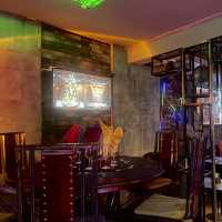 บิสโตรและแกลเลอรีรวมกันที่ Club Hua Hin