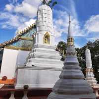 สักการะพระพุทธรูปประจำเมืองกำแพงเพชร
