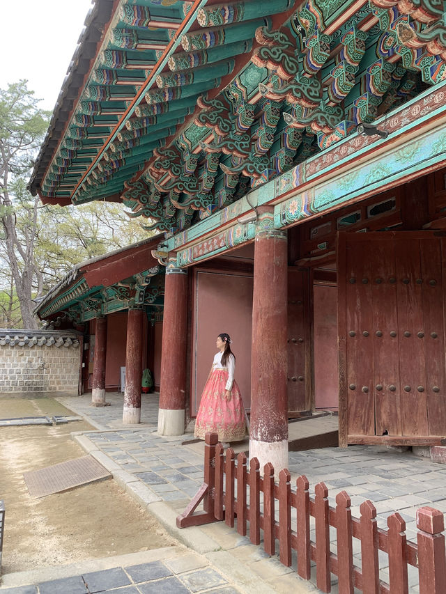 Stepping Back in Time: Hanbok Experience at Gyeonggijeon on a Gloomy Day