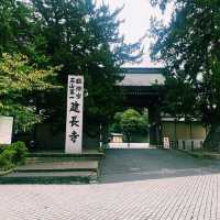 【鎌倉×建長寺】立派な庭園と坐禅体験が魅力の禅寺