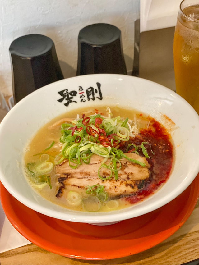 【大阪/長堀橋】博多で人気の淡麗魚介系塩ラーメンが楽しめる
