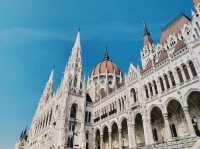 Budapest / Hungary 多瑙河畔的必訪地標：匈牙利國會大廈與多瑙河岸的鞋子 