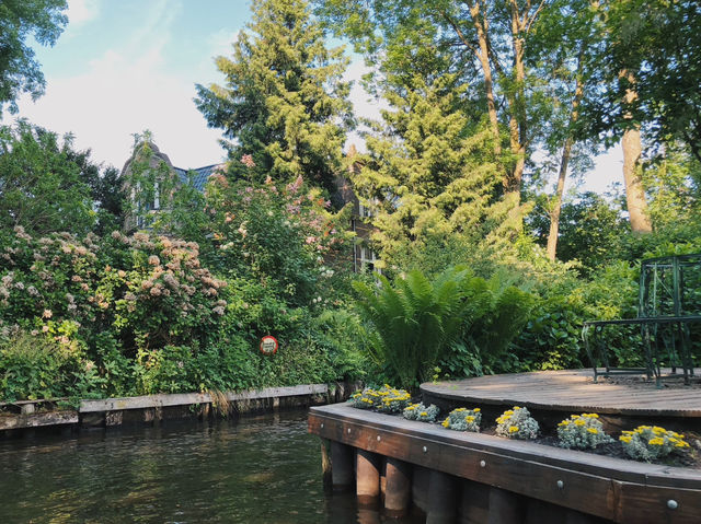 Giethoorn / #Netherlands 荷蘭旅遊 划進童話裡 羊角村讓人一秒就愛上