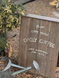 cafe เล็กๆมู้ดอบอุ่น🏚 🌿 ริมถนนบางแสน  Ellen Cafe