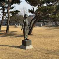 드라마 빈센조 배경으로도 나왔던 야외데이트 하기 좋은 명소 - 충주 탑평리 칠층석탑