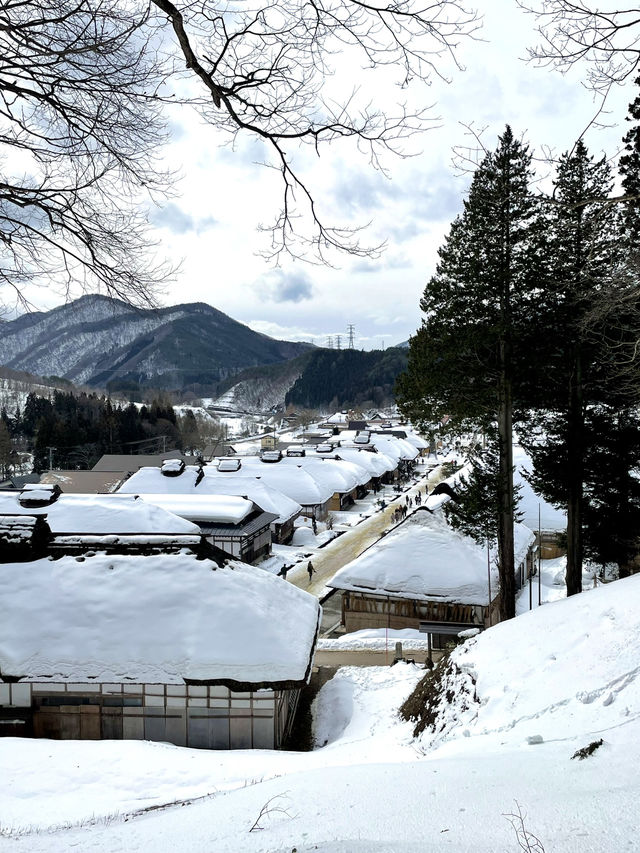 【福島×大内宿】茅葺き屋根屋根に積もる雪景色に感動