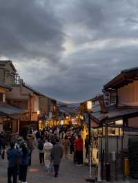 Sunset at Kiyomizudera: A Dreamy Autumn Experience in Kyoto