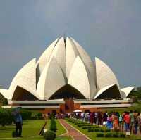 ✨ Lotus Temple: A Haven of Peace and Beauty 🌸🏛️