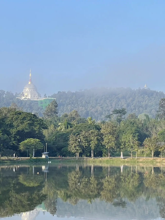 สักการะรอยพระพุทธบาท เสริมสิริมงคล