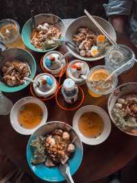 Hom Fung noodle ร้านดังเสาชิงช้า