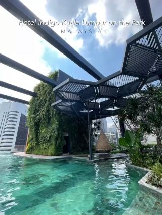 🇲🇾 Enjoy the pool 💦 at Hotel Indigo Kuala Lumpur on the Park 