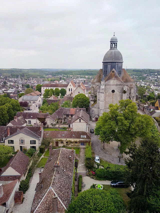 Medieval 🏰 Town near Paris