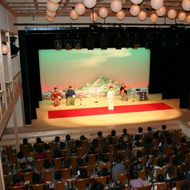 安來節演舞館的「泥鰍拔河賽」