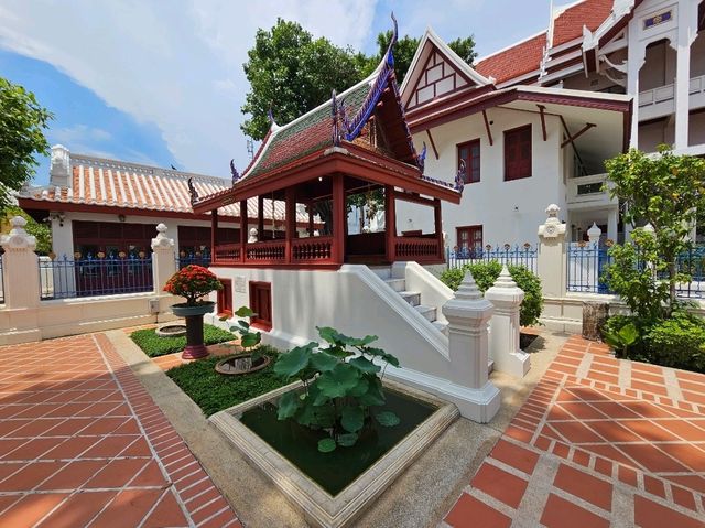 พระตำหนักเพ็ชร ณ วัดบวรนิเวศวิหาร