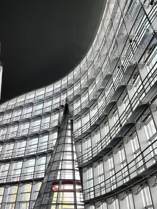 【🎨国立新美術館でアートの世界を楽しもう🖼】