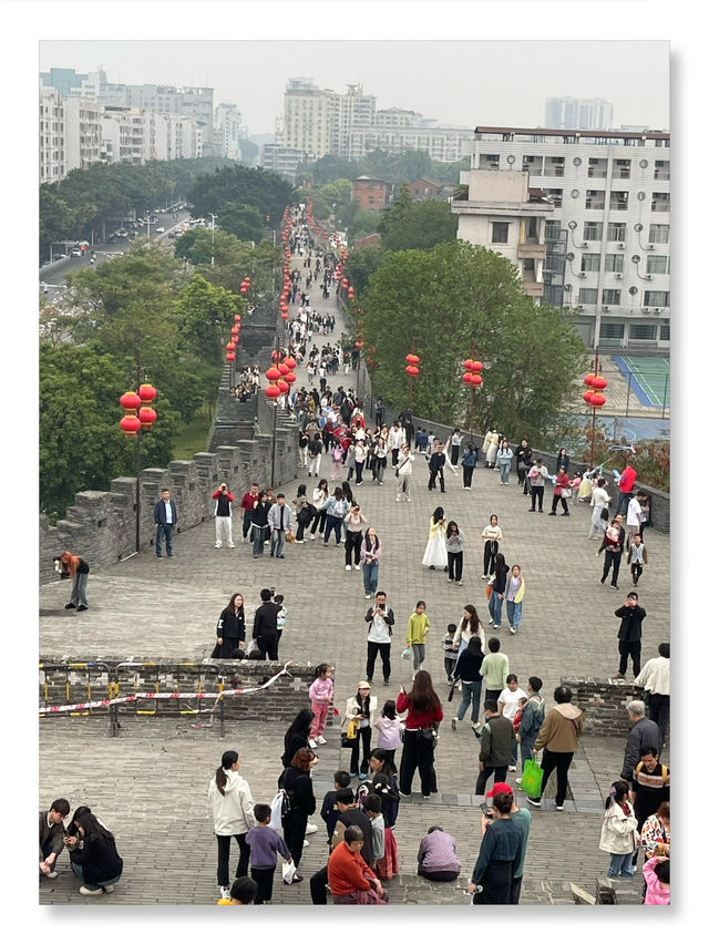 披雲樓古城牆上的歷史詩章