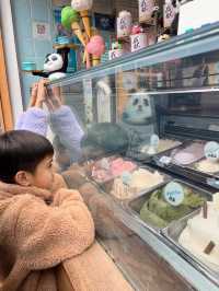 ร้านไอศกรีม อร่อยๆ ที่ซอยกว้างซอยแคบ เฉิงตู