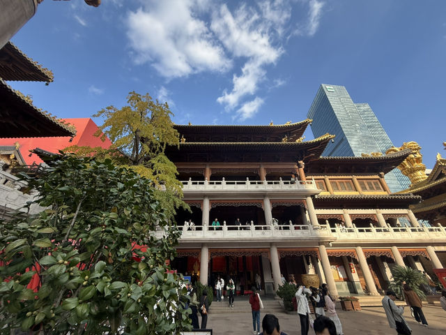 Golden Tranquility Amid Skyscrapers: Discovering Jing’an Temple