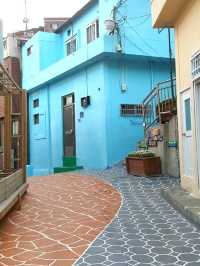 A CHARMING WALK THROUGH GAMCHEON SLOPES AND ALLEYS