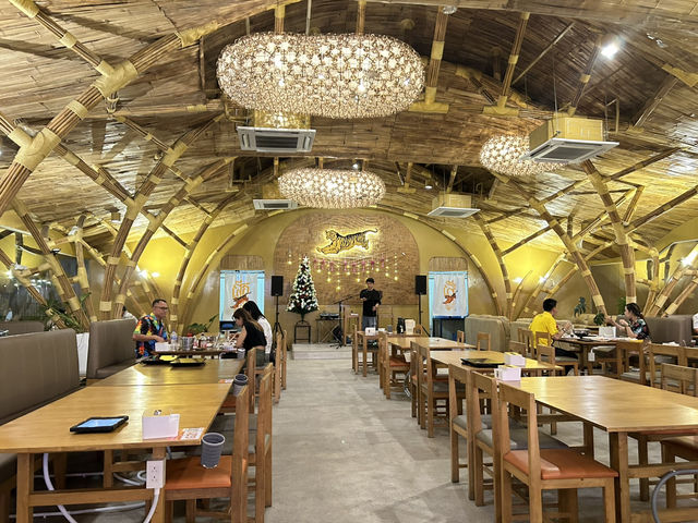 ร้านอาหารจิ้มจุ๋มสุดอลังการ
