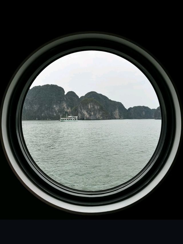 ⚓🌟 A Journey Through Jade Waters: My Halong Bay Cruise Adventure! 🌟⚓
