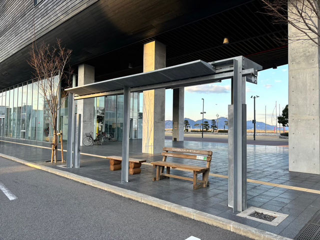 🇯🇵【愛媛県】船の形をした「みなと交流センター はーばりー」(^^)