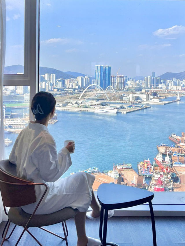 부산 항구 바다가 이색적인 오션뷰 호텔 🌊