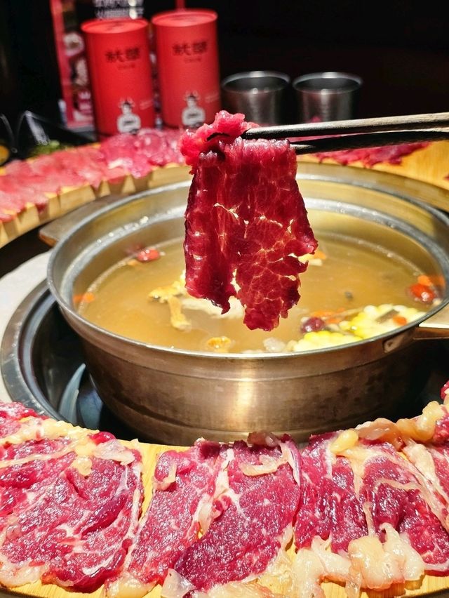 📍 深圳必吃！就犟牛肉火鍋🍲繁花似錦拼盤