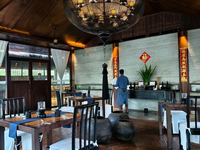 “Tropical Soul in the City: Villa Samaldi’s Secret Garden Retreat”