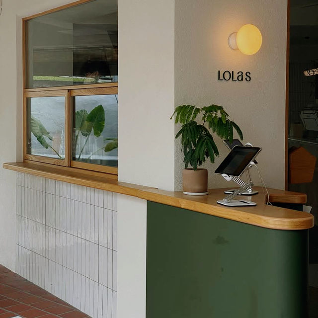Neighborhood Comfort at Lola’s Singapore