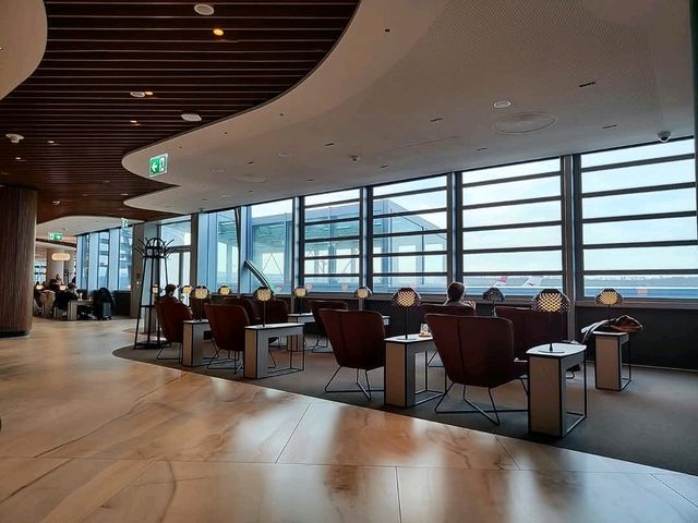 維也納機場貴賓室 Vienna Lounge，豪華程度堪比五星酒廊
