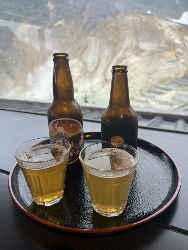  大涌谷駅の食堂で名物カレーと地ビールを堪能！