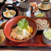 手羽先も有名な和食屋さん
